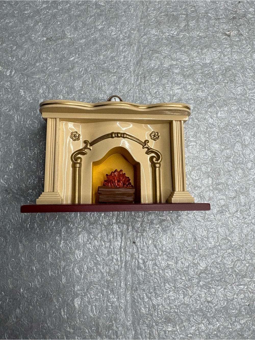 Hallmark The Bearingers Flickering Light Fireplace"